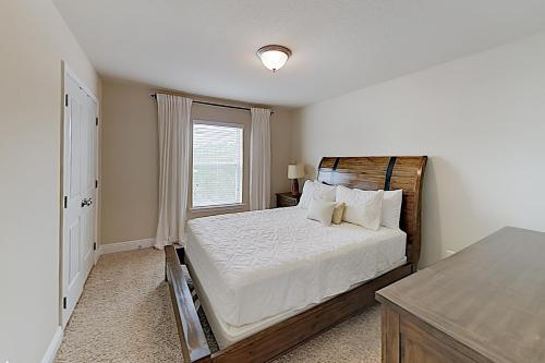 New Listing! Pristine Retreat With Pool, Near Gulf Home