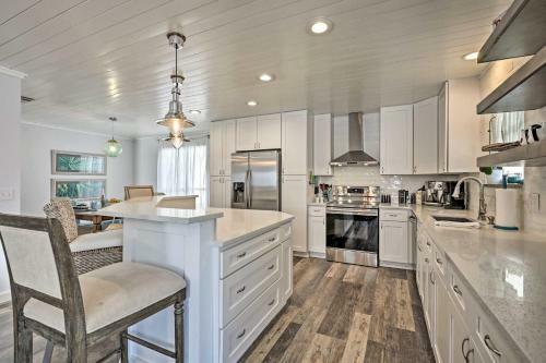 Jacksonville Beach Home With Yard 1 Mi To Ocean
