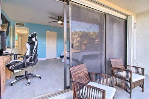 Apartamento Breezy Beachfront Pad Steps To Pool And Shore!