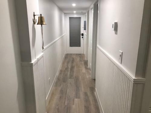 Licensed Mgr - Brand New Luxurious Oceanfront Condo! Bar And Beach Resort!