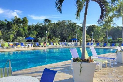 Licensed Mgr - Brand New Luxurious Oceanfront Condo! Bar And Beach Resort!