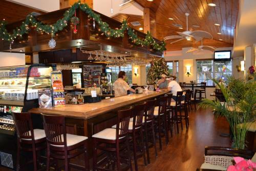 Licensed Mgr - Brand New Luxurious Oceanfront Condo! Bar And Beach Resort!