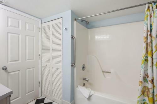 Grand Cayman Suite