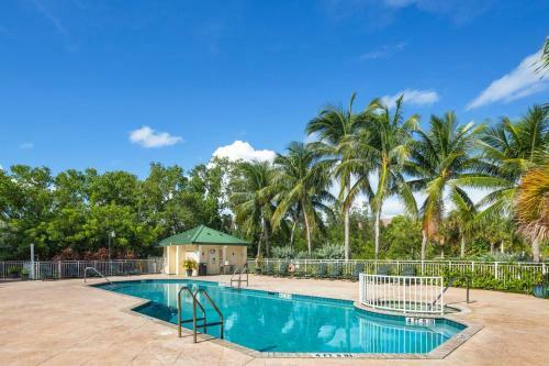 Grand Cayman Suite