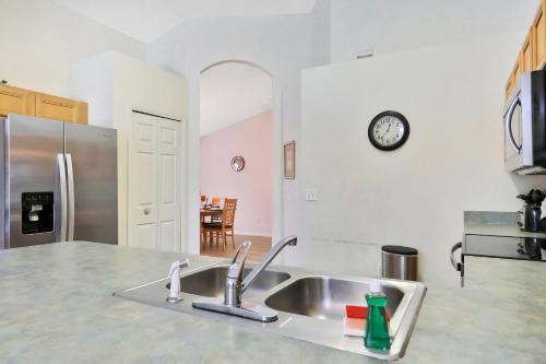 Sunshine Daydream Villa