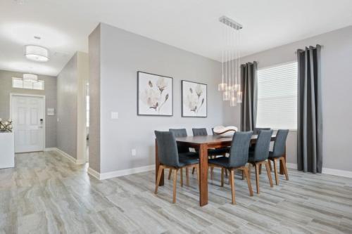 Contemporary D�cor Single Home With Private Pool Sl4773