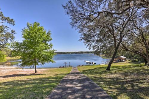 Lake Hutchinson Home - Bbq And Firepit!