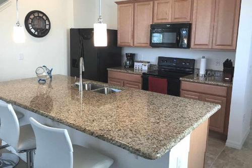 3207 Compass Bay