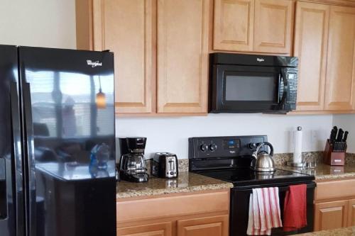 3207 Compass Bay