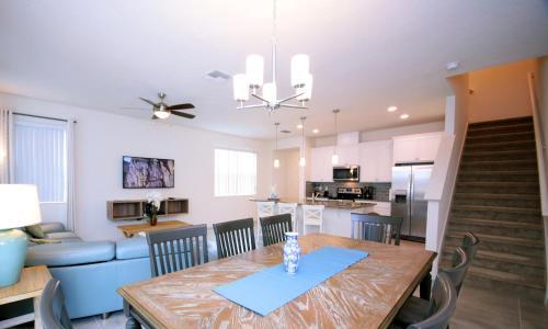 Four Bedrooms Townhome 5117