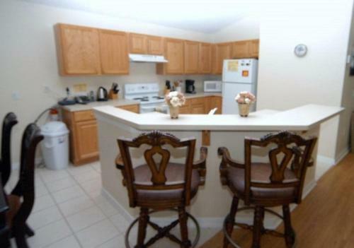 Gorgeous 4 Bedroom 3 Bath Pool Home In Cumbrian Lakes