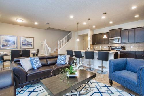 Windsor-5 Bed Townhouse W/splashpool-3811ww