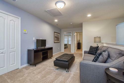 Windsor-5 Bed Townhouse W/splashpool-3811ww