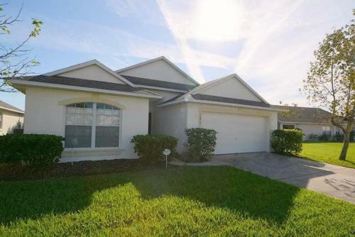 Luxurious 3 Bedroom Eagle Pointe Pool Home