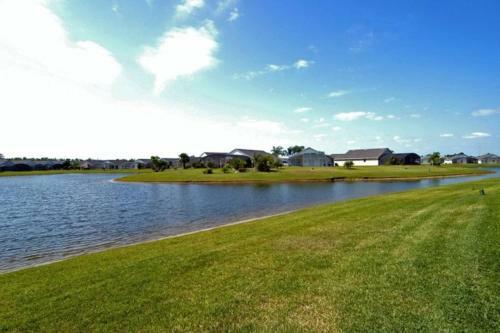 Luxurious 3 Bedroom Eagle Pointe Pool Home