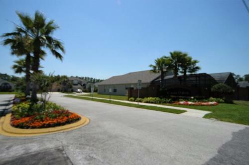 Luxurious 3 Bedroom Eagle Pointe Pool Home
