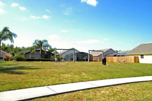 Luxurious 3 Bedroom Eagle Pointe Pool Home