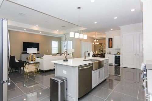 Top Deluxe Apartment At Storey Lake (262817)