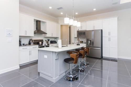 Top Deluxe Apartment At Storey Lake (262817)