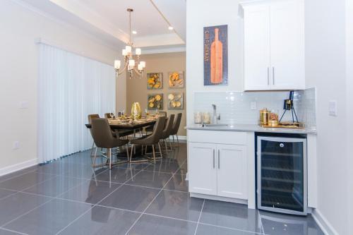 Top Deluxe Apartment At Storey Lake (262817)