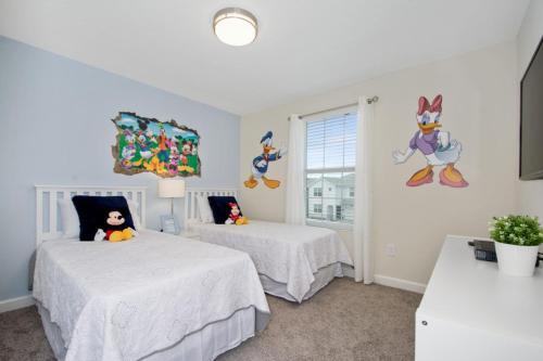 Villa 6 Bedroom, 4 Suites, 5 Minutes From Disney Parks