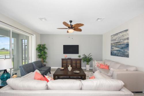 Villa 6 Bedroom, 4 Suites, 5 Minutes From Disney Parks