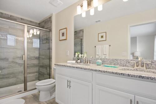 Villa 6 Bedroom, 4 Suites, 5 Minutes From Disney Parks