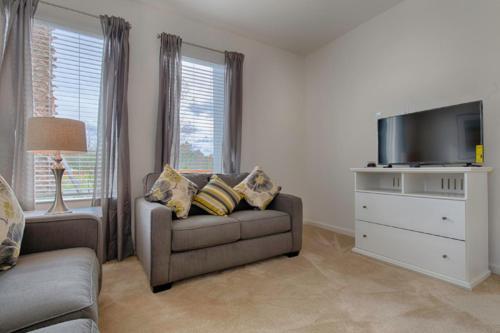 Villa 5 Bed Home At Bella Vida 347
