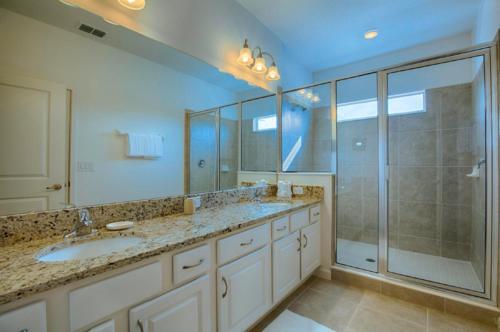 Villa 5 Bed Home At Bella Vida 347