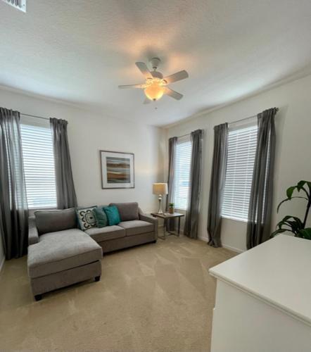 Villa 5 Bed Home At Bella Vida 347