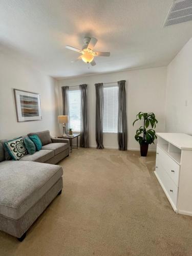 Villa 5 Bed Home At Bella Vida 347