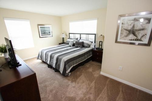 3041 Paradise Palms