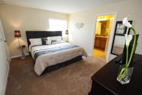 3041 Paradise Palms