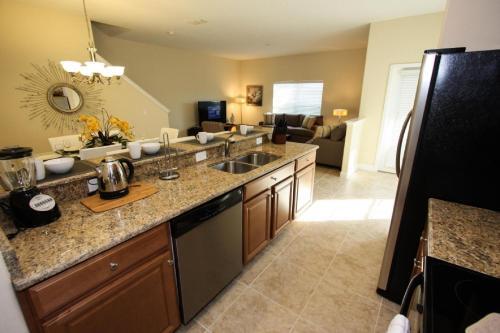 3041 Paradise Palms