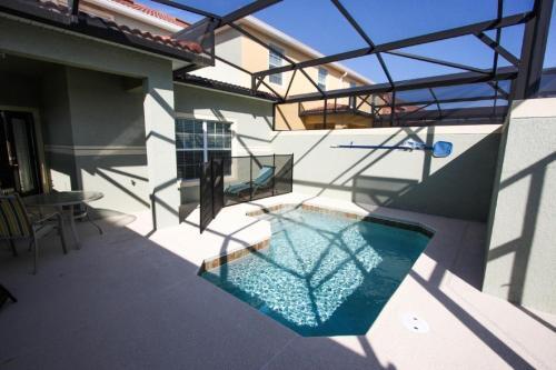 3041 Paradise Palms