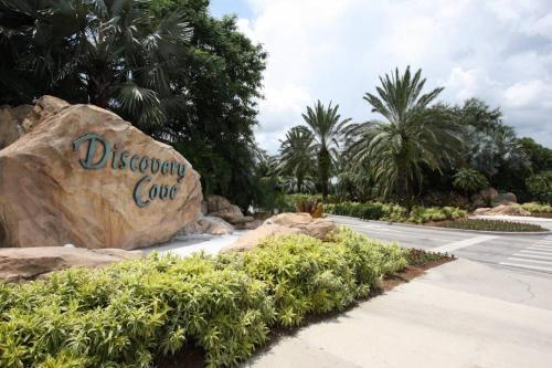 3041 Paradise Palms