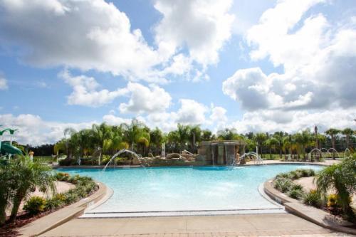 3041 Paradise Palms