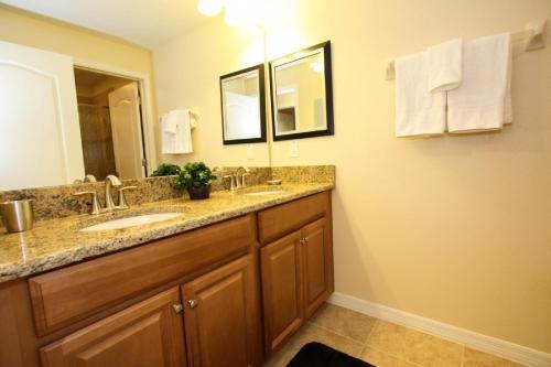 3085 Paradise Palms