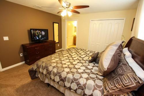 3085 Paradise Palms