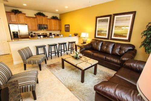 3085 Paradise Palms