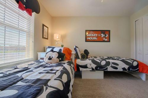 3085 Paradise Palms