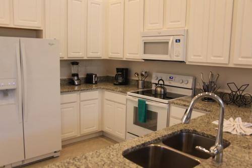 Luxury 4 Bedroom Home With Game Room