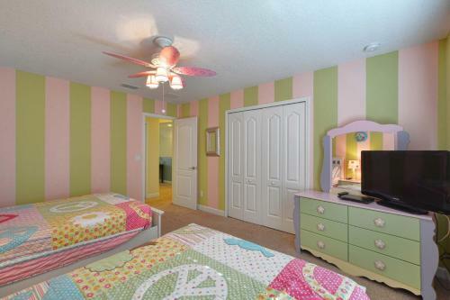 Paradise Palms- 5 Bedroom Pool Home-3116pp