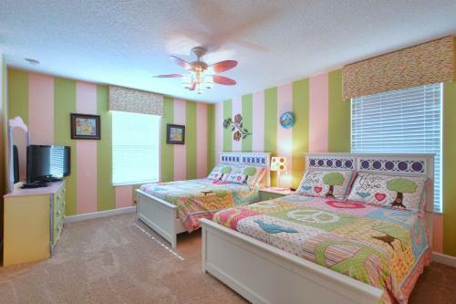 Paradise Palms- 5 Bedroom Pool Home-3116pp