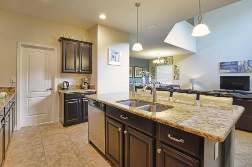 Paradise Palms- 5 Bedroom Pool Home-3116pp