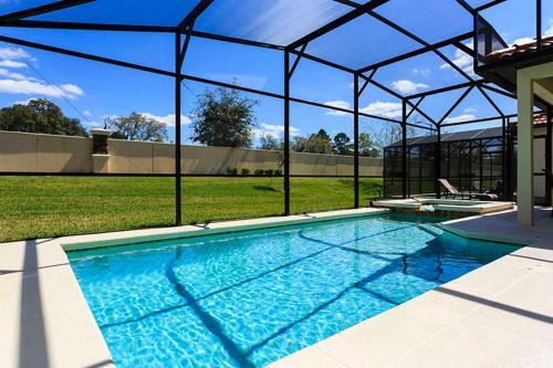 Spacious Vacation Home With Pool Tw2825