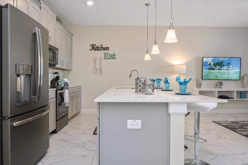 Four Bedrooms W/ Game & Pool 4900