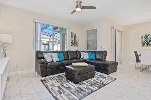 Four Bedrooms W/ Game & Pool 4900
