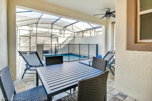 Villa Carey Park House 1600
