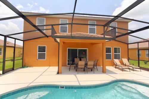 Villa 6 Bed Home At Calabria 9124